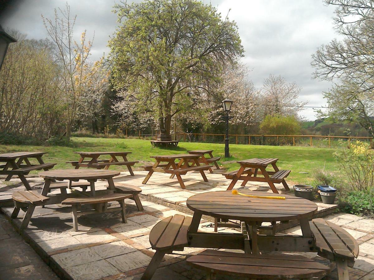 The Crown Inn Alvediston Eksteriør bilde