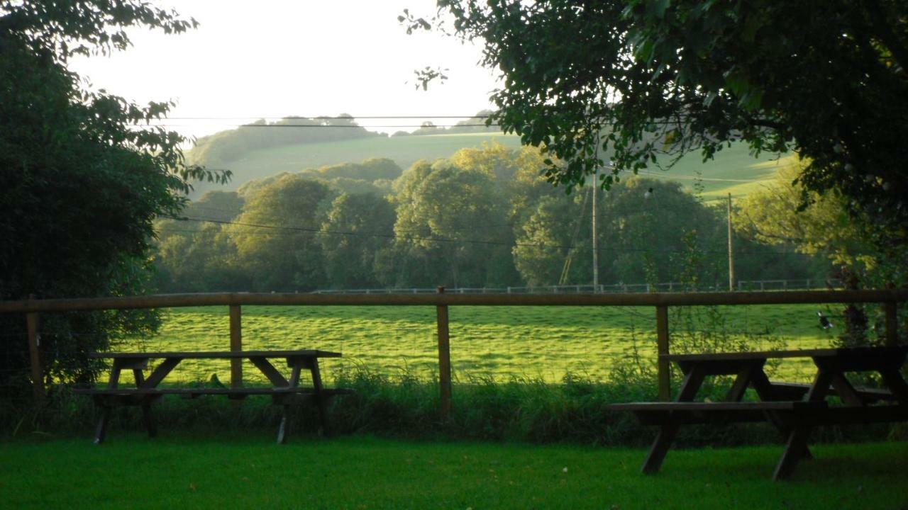 The Crown Inn Alvediston Eksteriør bilde