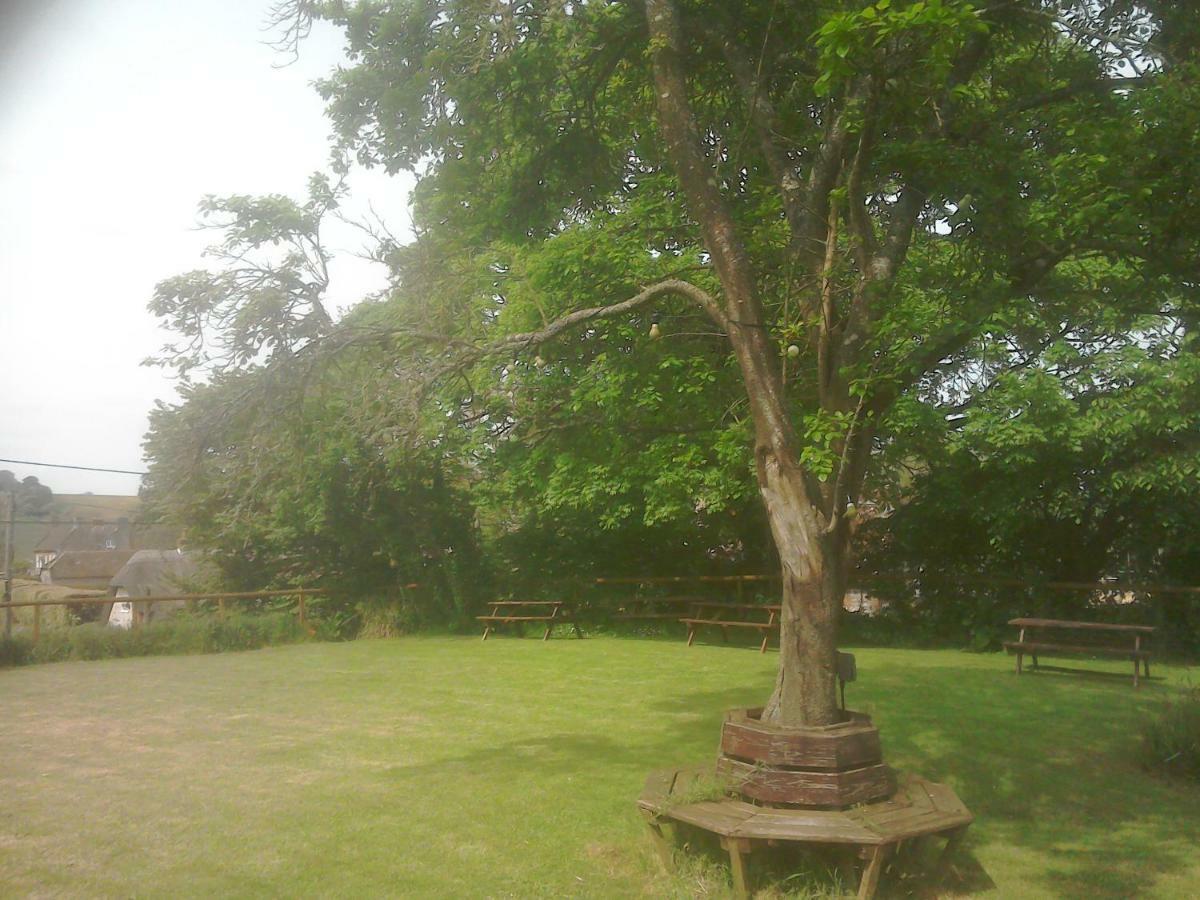The Crown Inn Alvediston Eksteriør bilde